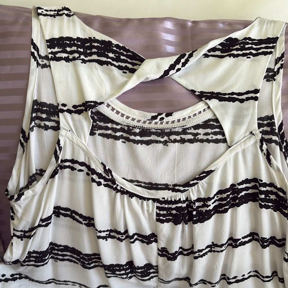 NWT‎ Santiki Ruby  Relaxed Sleeveless Tank Top black, and white striped M - Picture 6 of 7